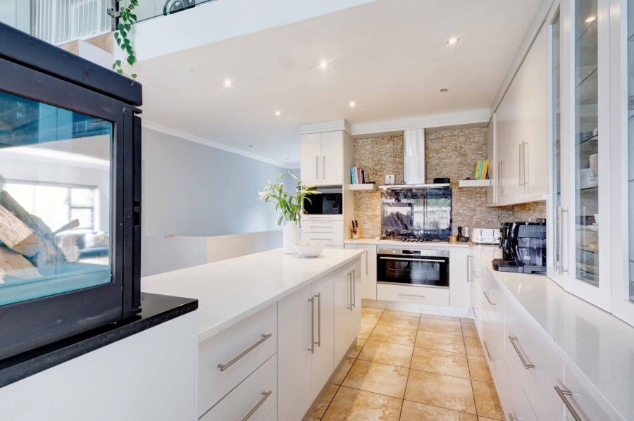 4 Bedroom Property for Sale in Van Riebeeckshof Western Cape